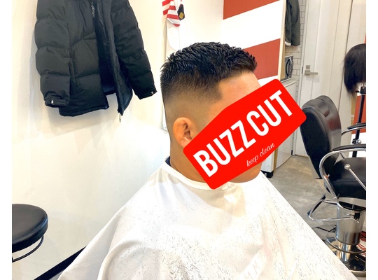 カット専門店の画像