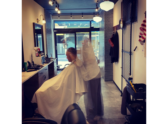 カット専門店の画像